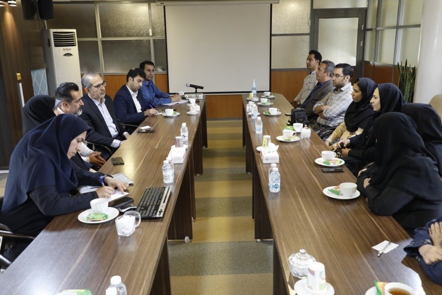 تلاش جهادی پرستاران در خدمت به بیماران، ستودنی است