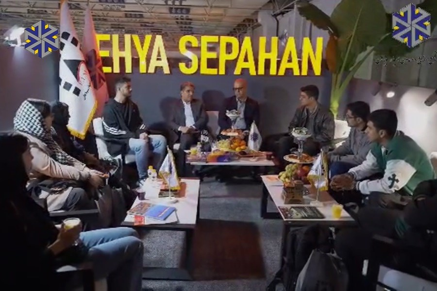 استقبال گسترده دانشجویان از غرفه احیاء سپاهان در متافو؛ شروعی برای پرورش متخصصان آینده