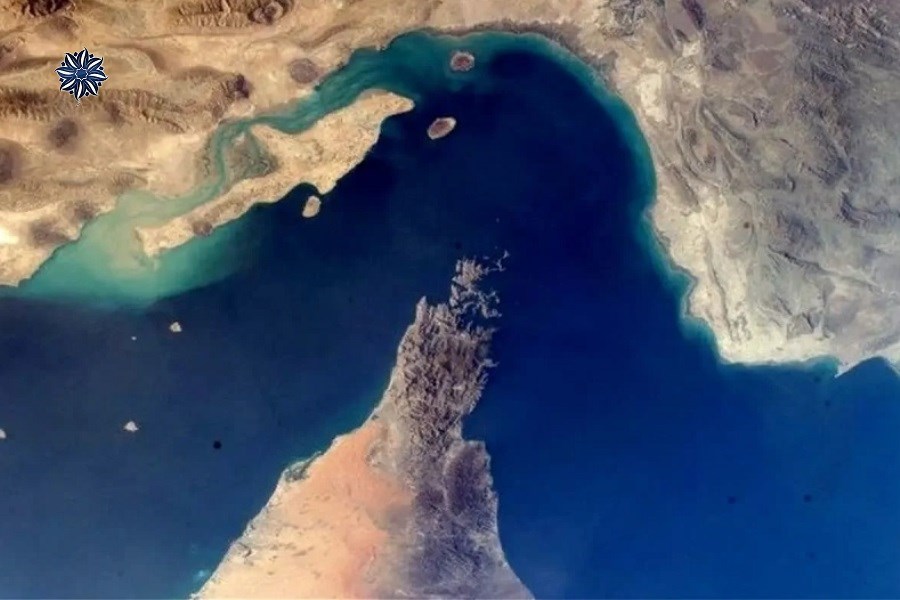 تنگه هرمز به دستور رهبر تا اطلاع ثانوی بسته می‌ماند / فکری به حال اقتصاد خود کنید