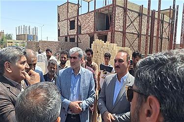 تصویر بازدید دکتر اصغر نوراله زاده رئیس هیات عامل صندوق ملی مسکن از پروژ ه های نهضت ملی مسکن در شهرستان زابل