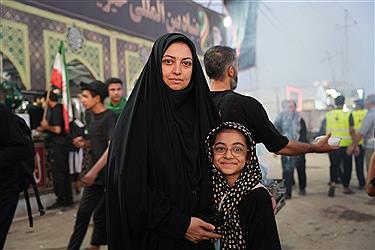 تصویر موکب آبشار عاطفه‌ها در مسیر نجف به کربلا؛ ثبت خاطرات ماندگار اربعین (بخش اول)